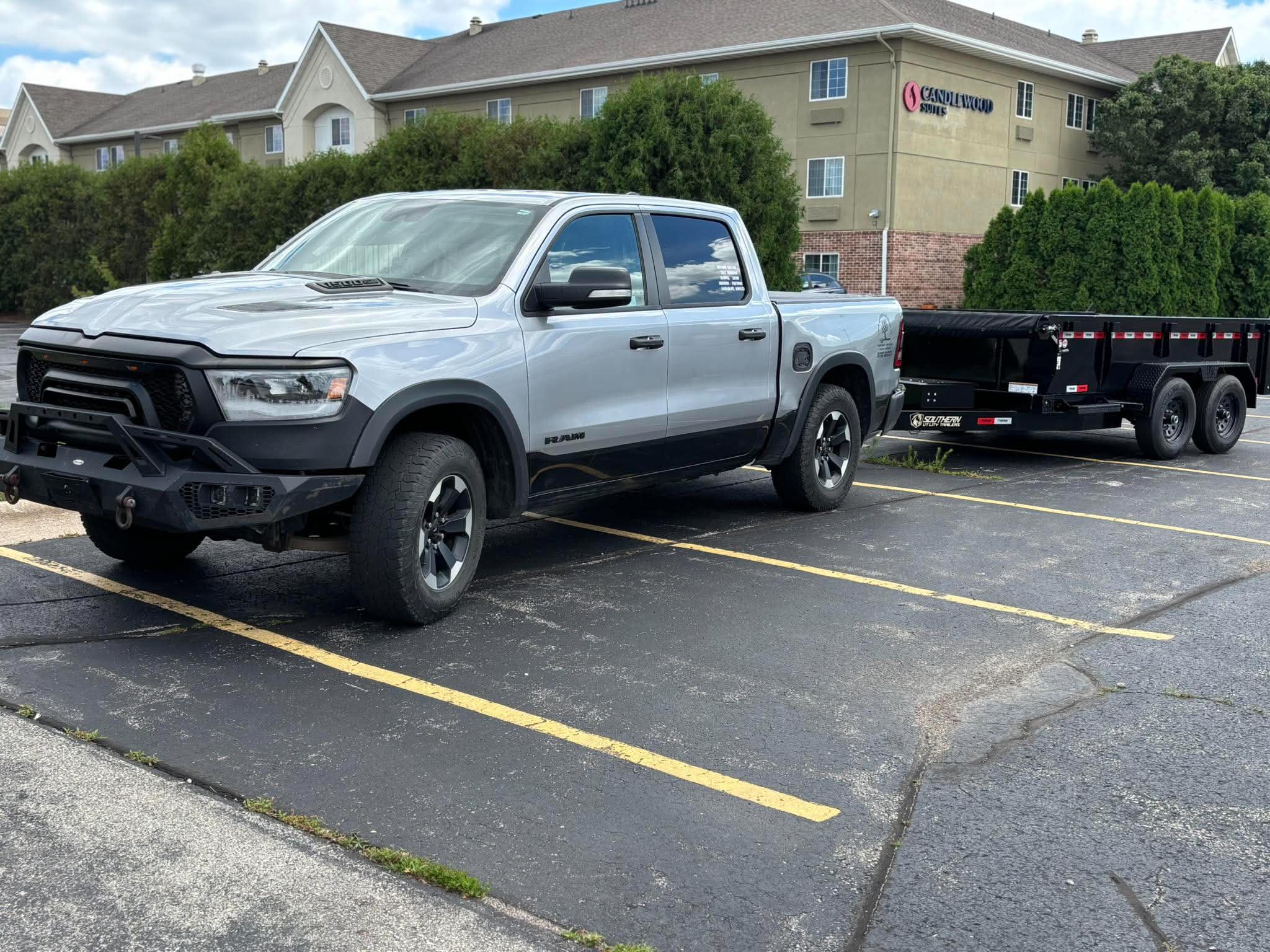 Hauling equipment for junk removal
